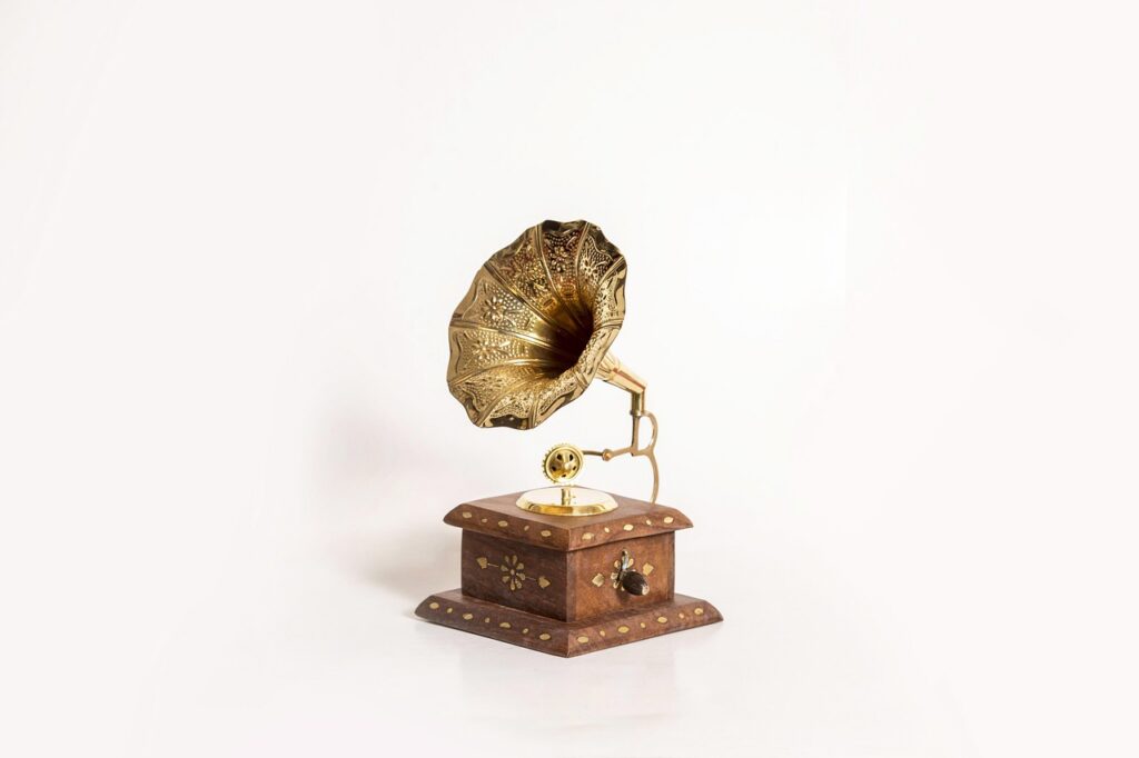 display, player, handicrafts, old, retro, vintage, revolution, antique, culture, antiquity, wooden showpiece, object, style, equipment, gramophone, nostalgia, isolated, art, ancient, antiquities, old-fashioned, voice, classic, unique, melody, gramophone, gramophone, gramophone, gramophone, gramophone